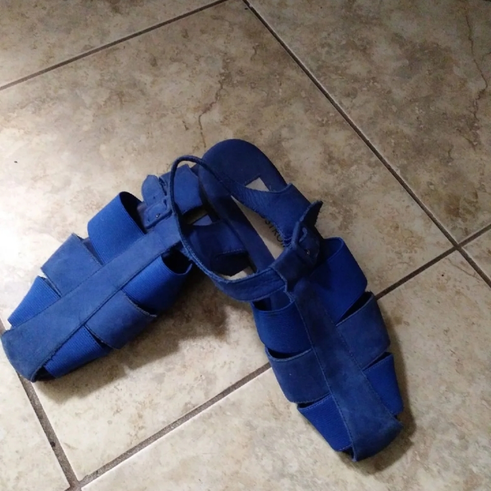 Girls shoes